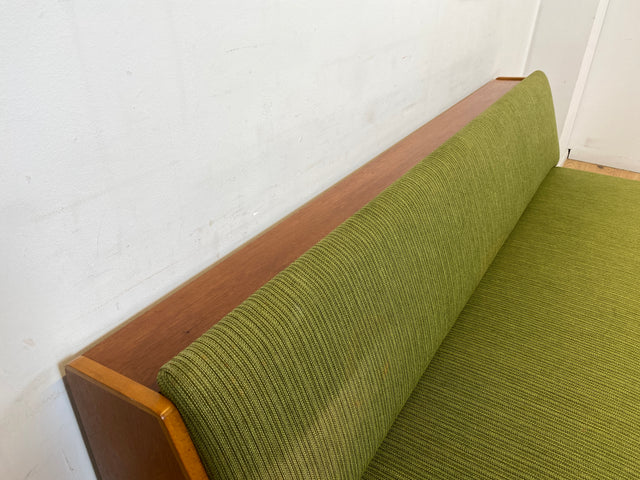 WMK I Stilvolles grünes skandinavisches Mid-Century Daybed von Herrljunga in Teakholz mit aufklapp. Rückenlehne