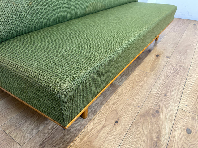 WMK I Stilvolles grünes skandinavisches Mid-Century Daybed von Herrljunga in Teakholz mit aufklapp. Rückenlehne