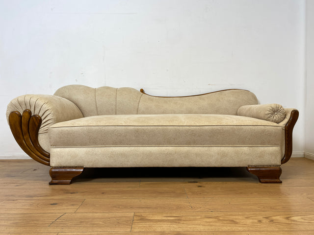 Wunderschöne und sehr gut erhaltene 1930er Jahre Art Deco Liege in beigem Bezug und gemütlichem Federkern I Daybed Sofa Couch Récamiere Chaiselongue Antik Vintage 30er I