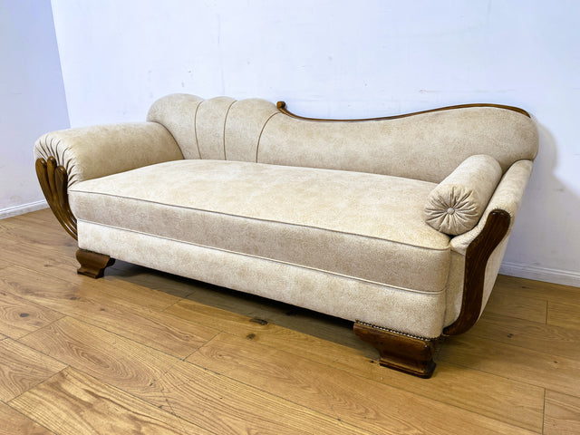 Wunderschöne und sehr gut erhaltene 1930er Jahre Art Deco Liege in beigem Bezug und gemütlichem Federkern I Daybed Sofa Couch Récamiere Chaiselongue Antik Vintage 30er I