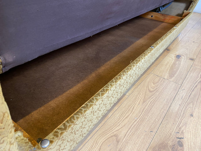 Wunderschönes & sehr gut erhaltenes 1930er Jahre Art Deco Sofa mit Schlaffunktion & goldenem Brokat Bezug I Couch Schlafcouch Schlafsofa Klappcouch Daybed Antik Vintage I (Kopie)