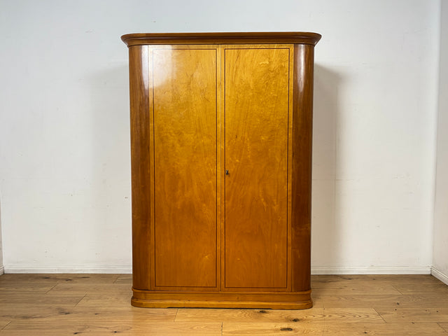 Hochwertiger 2-türiger Mid-Century Wäscheschrank aus 1959 mit Intarsien und Regalböden I Schrank Wohnzimmerschrank Wäscheschrank Garderobe Wardrobe 50er 60er Vintage I