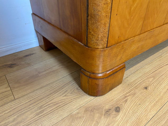 Wunderschöner 30er Jahre Art Deco Kleiderschrank aus vollem Holz mit hübschen Originalgriffen I Schrank Schlafzimmerschrank Wäscheschrank Wardrobe Antik Vintage Mid-Century I