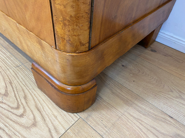 Wunderschöner 30er Jahre Art Deco Kleiderschrank aus vollem Holz mit hübschen Originalgriffen I Schrank Schlafzimmerschrank Wäscheschrank Wardrobe Antik Vintage Mid-Century I