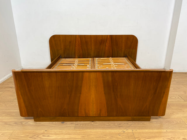 WMK I Stilvolles 50er Jahre Doppelbett in edlem Nussbaum mit verstellbarem Lattenrost für 2x 80x195 oder 160x195 cm Matratzen I