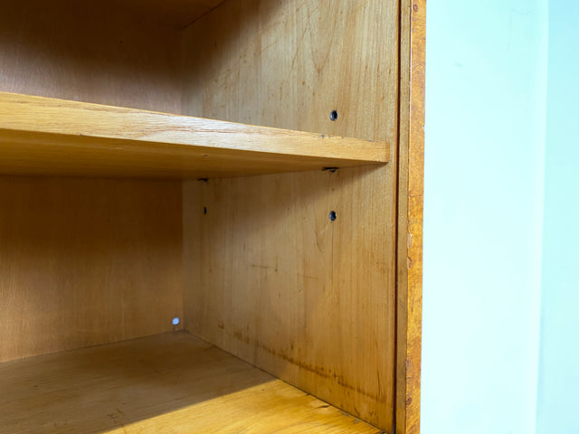Hübscher 50er Jahre Schreibschrank aus vollem Holz in Maserbirke I Schrank Sekretär Schreibtisch Schreibkommode Highboard Bücherschrank Barschrank Vintage Mid-Century 60er I
