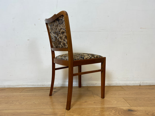 Set aus 4 eleganten und stabilen 50er Jahre Stühle mit floralem Originalbezug I 4er Esszimmerstühle Holzstühle Küchenstühle Dining Chairs Blumen Mid-Century Vintage 60er I
