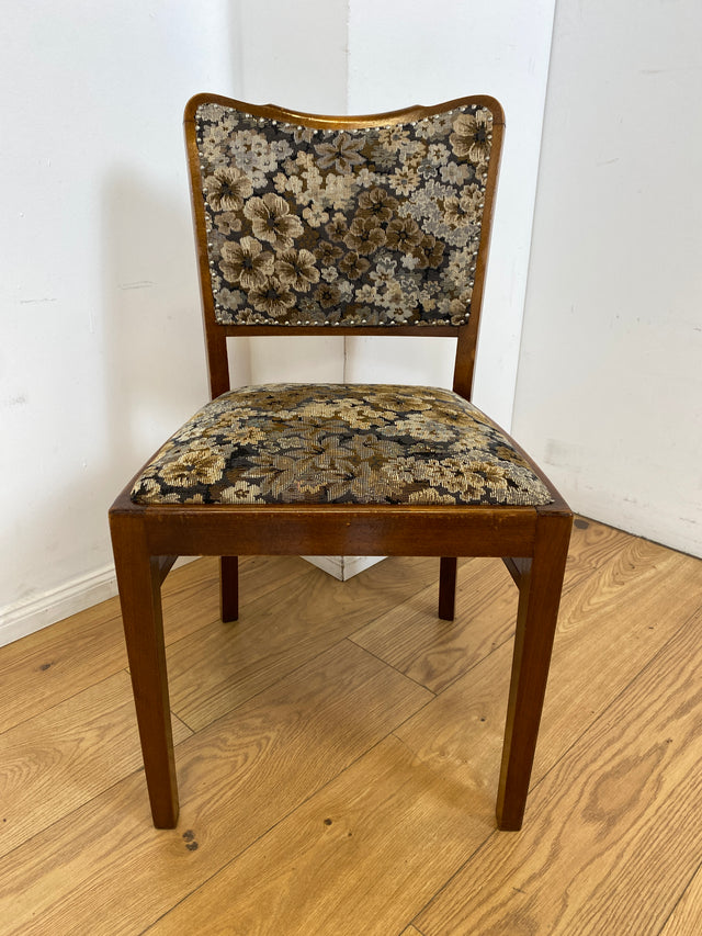 Set aus 4 eleganten und stabilen 50er Jahre Stühle mit floralem Originalbezug I 4er Esszimmerstühle Holzstühle Küchenstühle Dining Chairs Blumen Mid-Century Vintage 60er I