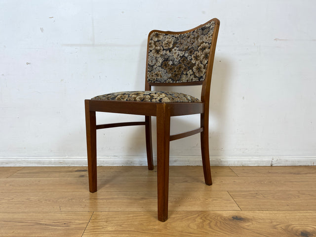 Set aus 4 eleganten und stabilen 50er Jahre Stühle mit floralem Originalbezug I 4er Esszimmerstühle Holzstühle Küchenstühle Dining Chairs Blumen Mid-Century Vintage 60er I
