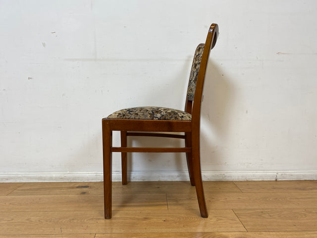 Set aus 4 eleganten und stabilen 50er Jahre Stühle mit floralem Originalbezug I 4er Esszimmerstühle Holzstühle Küchenstühle Dining Chairs Blumen Mid-Century Vintage 60er I
