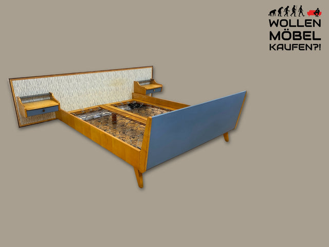 Kultiges 60er Jahre Bett von VEB Hellerau in sehr seltener Ausführung mit integrierten Nachttischen I Doppelbett Schlafzimmerbett Schlafzimmer Vintage DDR Mid-Century 50er I