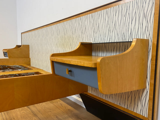 Kultiges 60er Jahre Bett von VEB Hellerau in sehr seltener Ausführung mit integrierten Nachttischen I Doppelbett Schlafzimmerbett Schlafzimmer Vintage DDR Mid-Century 50er I