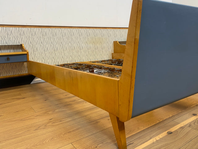 Kultiges 60er Jahre Bett von VEB Hellerau in sehr seltener Ausführung mit integrierten Nachttischen I Doppelbett Schlafzimmerbett Schlafzimmer Vintage DDR Mid-Century 50er I