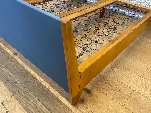 Kultiges 60er Jahre Bett von VEB Hellerau in sehr seltener Ausführung mit integrierten Nachttischen I Doppelbett Schlafzimmerbett Schlafzimmer Vintage DDR Mid-Century 50er I