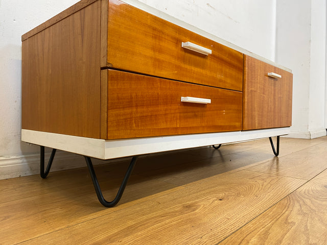 Hübsches 70er Jahre Lowboard mit Schubladen und Klappe, auf neuen Hairpin Füßen I Kommode Sideboard Wäschekommode Flurkommode TV Bank Board Fernsehkommode Retro Vintage I