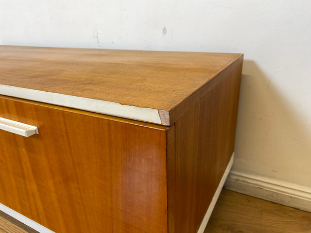 Hübsches 70er Jahre Lowboard mit Schubladen und Klappe, auf neuen Hairpin Füßen I Kommode Sideboard Wäschekommode Flurkommode TV Bank Board Fernsehkommode Retro Vintage I
