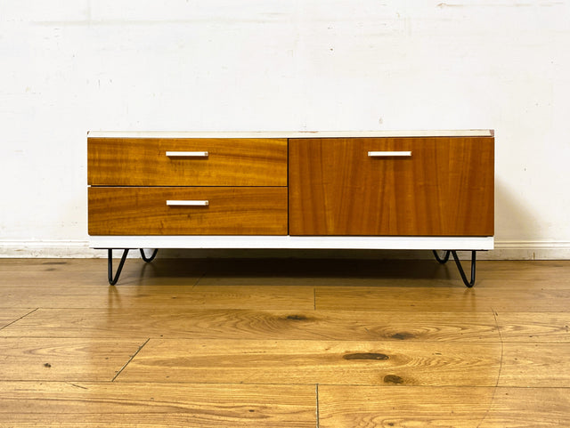 Hübsches 70er Jahre Lowboard mit Schubladen und Klappe, auf neuen Hairpin Füßen I Kommode Sideboard Wäschekommode Flurkommode TV Bank Board Fernsehkommode Retro Vintage I