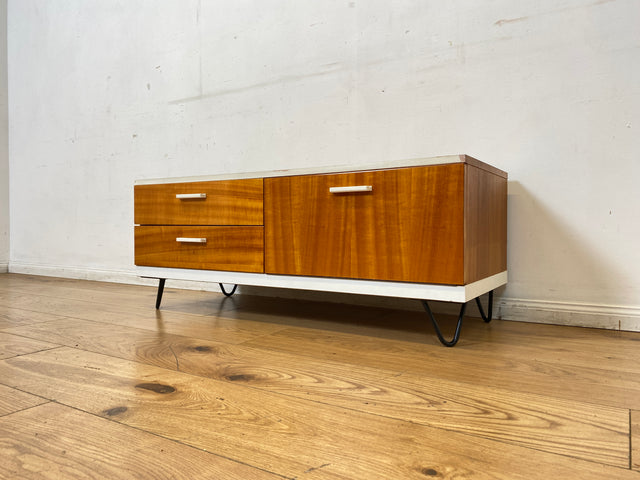 Hübsches 70er Jahre Lowboard mit Schubladen und Klappe, auf neuen Hairpin Füßen I Kommode Sideboard Wäschekommode Flurkommode TV Bank Board Fernsehkommode Retro Vintage I