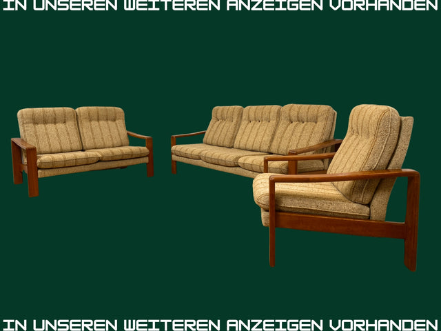 WMK I Stilvolles 70er Jahre Sofa in skandinavischem Design mit beigem Originalbezug & Holzrahmen