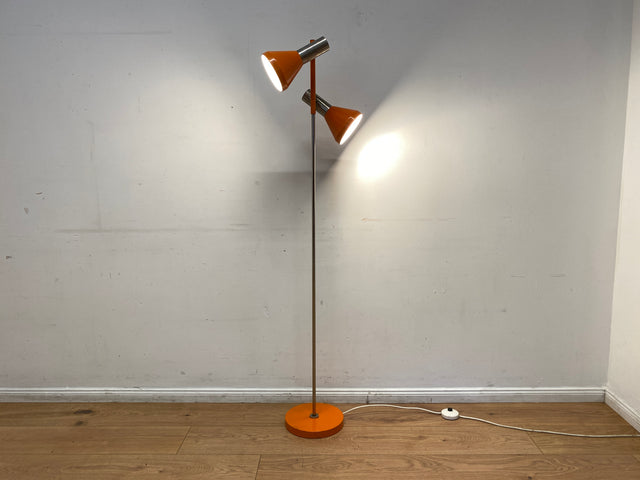 Kultige 70er Jahre Space Age Stehlampe in grandiosem Orange und Chrom mit zwei verstellb. Leuchten I Stehleuchte Lampe Leselampe Licht Pop Art Retro Vintage Mid-Century 60er I