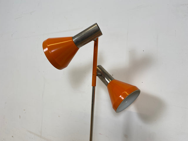 Kultige 70er Jahre Space Age Stehlampe in grandiosem Orange und Chrom mit zwei verstellb. Leuchten I Stehleuchte Lampe Leselampe Licht Pop Art Retro Vintage Mid-Century 60er I