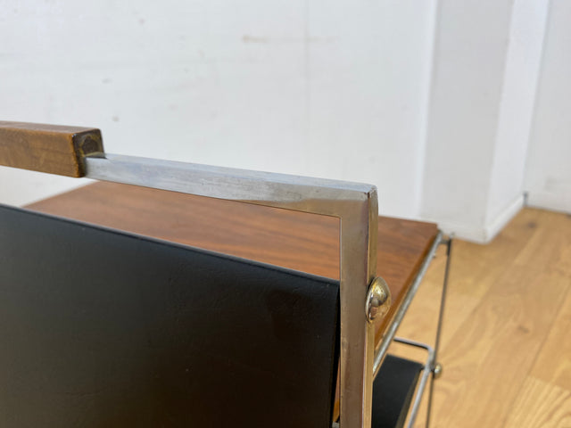 Stilvoller 70er Jahre Space Age Zeitungsständer auf Rollen aus Chrom , Leder & Nussbaum I Zeitungsablage Beistelltisch Ablage Couchtisch Regal Servierwagen Teewagen Vintage I