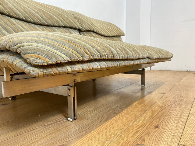 WMK I Ikonisches 70er Jahre Wave Sofa von Giovanni Offredi für Saporiti Italia auf Chrom Gestell und in Originalbezug
