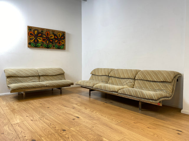 WMK I Ikonisches 70er Jahre Wave Sofa von Giovanni Offredi für Saporiti Italia auf Chrom Gestell und in Originalbezug