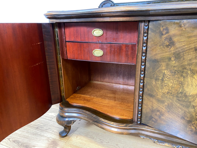 WMK I Elegante handverzierte antike Anrichte mit Schubladen und Marmor Ablage