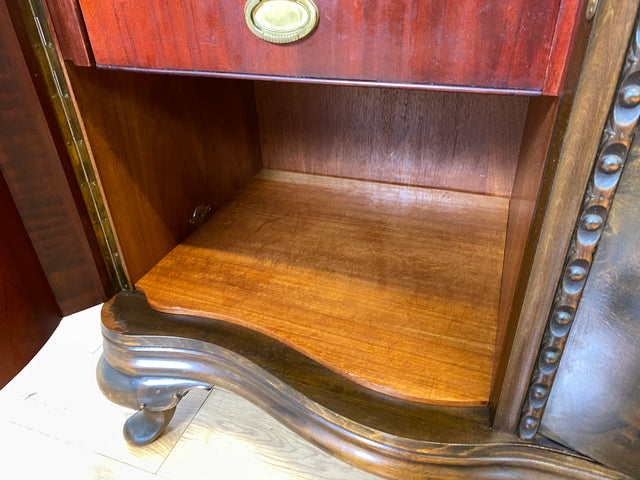WMK I Elegante handverzierte antike Anrichte mit Schubladen und Marmor Ablage