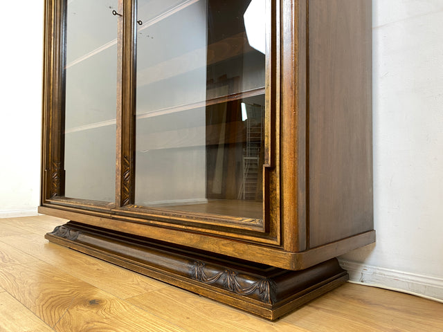 Besonders schöne handverzierte antike Vitrine aus vollem Holz mit Beleuchtung I Glasvitrine Büchervitrine Wohnzimmerschrank Geschirrschrank Highboard Art Deco Vintage I