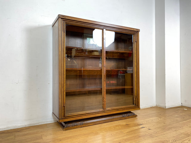 Besonders schöne handverzierte antike Vitrine aus vollem Holz mit Beleuchtung I Glasvitrine Büchervitrine Wohnzimmerschrank Geschirrschrank Highboard Art Deco Vintage I
