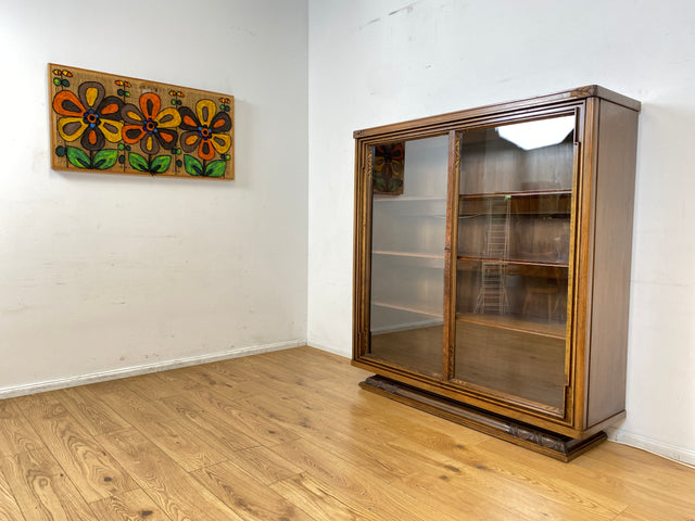 Besonders schöne handverzierte antike Vitrine aus vollem Holz mit Beleuchtung I Glasvitrine Büchervitrine Wohnzimmerschrank Geschirrschrank Highboard Art Deco Vintage I