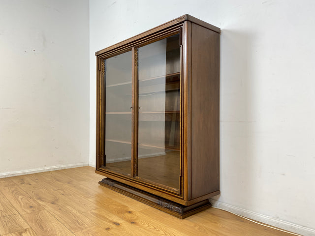 Besonders schöne handverzierte antike Vitrine aus vollem Holz mit Beleuchtung I Glasvitrine Büchervitrine Wohnzimmerschrank Geschirrschrank Highboard Art Deco Vintage I
