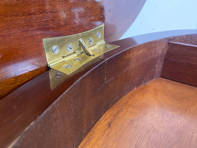 Vornehmer antiker Beistelltisch in Mahagoni mit Säulenfuß und abschließbarer Klappe I Nähtisch Nähkommode Schmuckkasten Frisiertisch Schminktisch Säule Ablage Vintage I