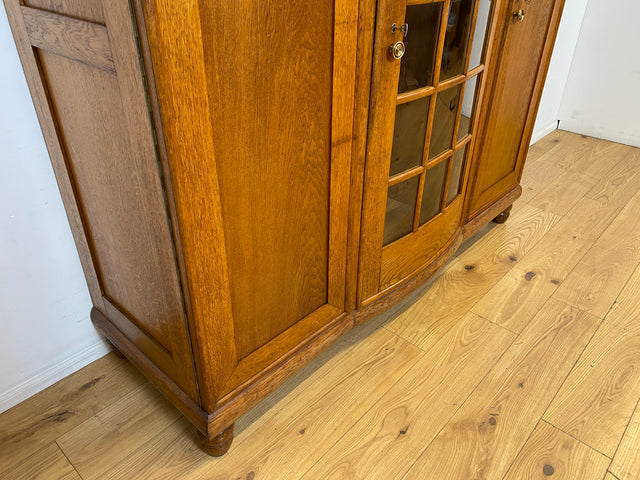 Imposanter und handverzierter antiker Kleiderschrank aus vollem Holz mit Glastür I Schrank Schlafzimmerschrank Wäscheschrank Wardrobe Bauernschrank Jugendstil Vintage I