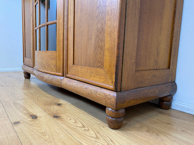 Imposanter und handverzierter antiker Kleiderschrank aus vollem Holz mit Glastür I Schrank Schlafzimmerschrank Wäscheschrank Wardrobe Bauernschrank Jugendstil Vintage I