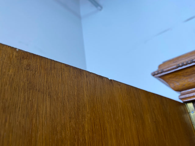 Imposanter und handverzierter antiker Kleiderschrank aus vollem Holz mit Glastür I Schrank Schlafzimmerschrank Wäscheschrank Wardrobe Bauernschrank Jugendstil Vintage I