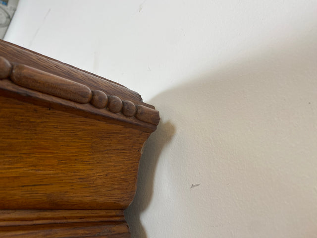 Imposanter und handverzierter antiker Kleiderschrank aus vollem Holz mit Glastür I Schrank Schlafzimmerschrank Wäscheschrank Wardrobe Bauernschrank Jugendstil Vintage I