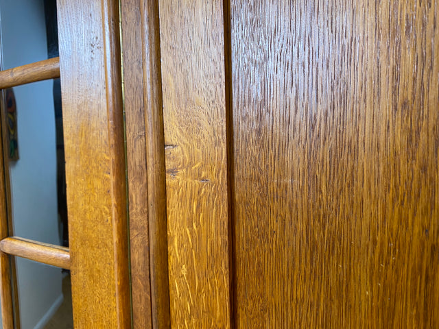 Imposanter und handverzierter antiker Kleiderschrank aus vollem Holz mit Glastür I Schrank Schlafzimmerschrank Wäscheschrank Wardrobe Bauernschrank Jugendstil Vintage I