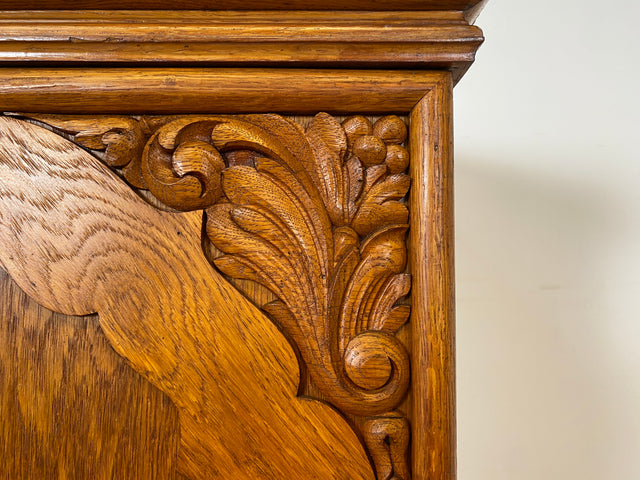 Imposanter und handverzierter antiker Kleiderschrank aus vollem Holz mit Glastür I Schrank Schlafzimmerschrank Wäscheschrank Wardrobe Bauernschrank Jugendstil Vintage I