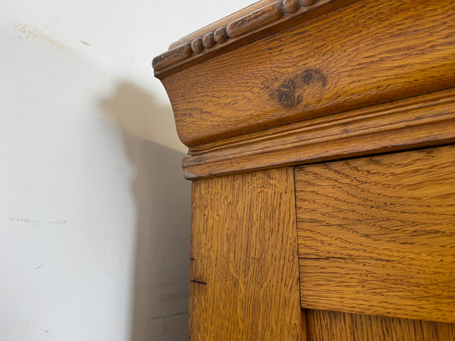 Imposanter und handverzierter antiker Kleiderschrank aus vollem Holz mit Glastür I Schrank Schlafzimmerschrank Wäscheschrank Wardrobe Bauernschrank Jugendstil Vintage I