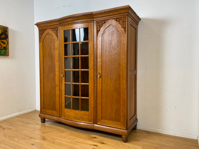 Imposanter und handverzierter antiker Kleiderschrank aus vollem Holz mit Glastür I Schrank Schlafzimmerschrank Wäscheschrank Wardrobe Bauernschrank Jugendstil Vintage I