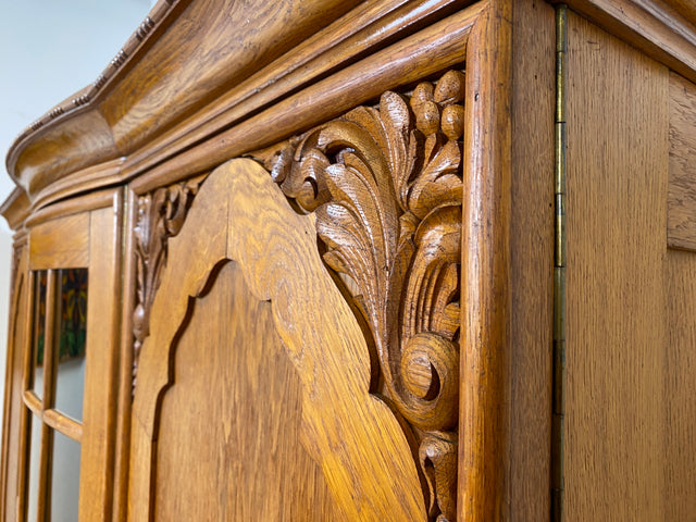 Imposanter und handverzierter antiker Kleiderschrank aus vollem Holz mit Glastür I Schrank Schlafzimmerschrank Wäscheschrank Wardrobe Bauernschrank Jugendstil Vintage I