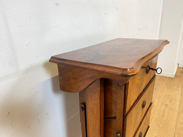 I Der schönste Beistelltisch dass du heute siehst I Edler antiker Notenschrank I Vollholz in Nussbaum Schmetterlingsfurnier I Kommode Ablage Flurkommode Biedermeier Vintage I