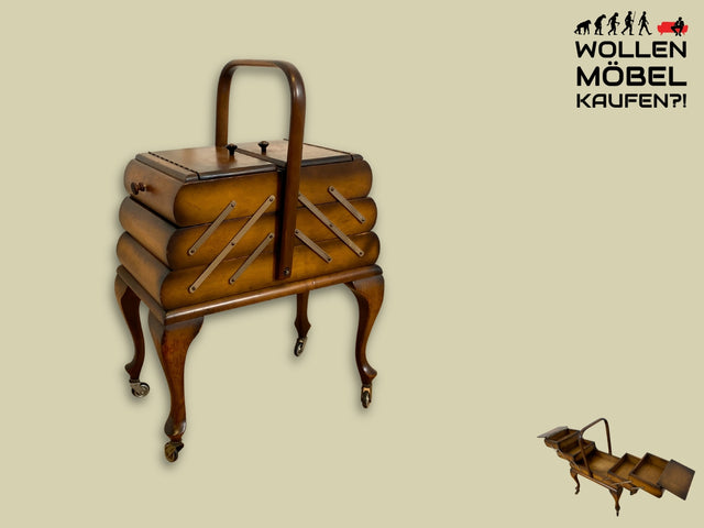 Wunderschöner & sehr gut erhaltener aufklappbarer 30er Jahre Nähkorb auf Rollen mit Griff I Nähschränkchen Korb Schmuckkasten Schminktisch Beistelltisch Chippendale Vintage