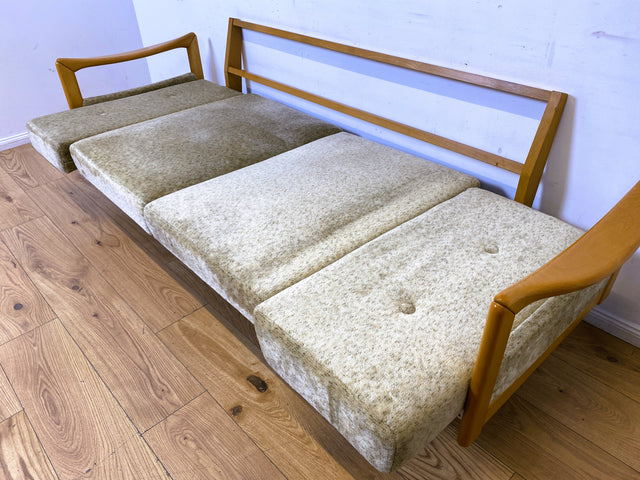 WMK I Stilvolles ausziehbares Vintage Designersofa Stella von Knoll aus 1978 mit beigem Originalbezug