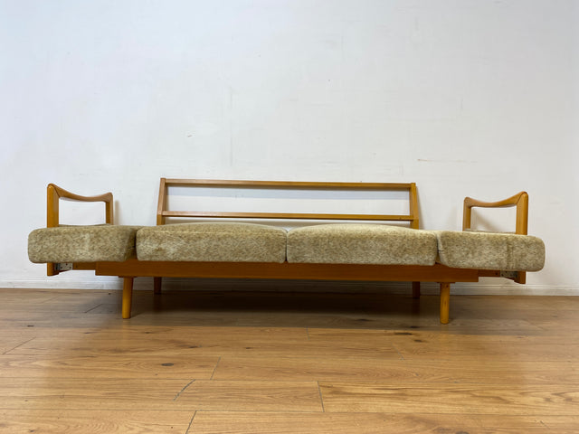 WMK I Stilvolles ausziehbares Vintage Designersofa Stella von Knoll aus 1978 mit beigem Originalbezug