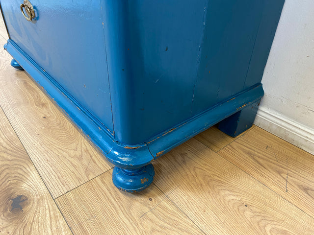 Wunderschöne blaue dänische antike Kommode aus vollem Holz mit Schubladen und Messingbeschlägen