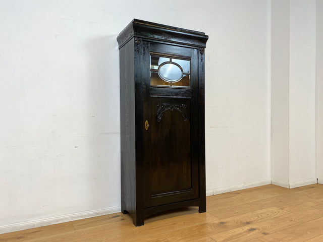 Zauberhafte dänische antike Vitrine I Vollholz mit facettiertem Originalglas, um 1900.